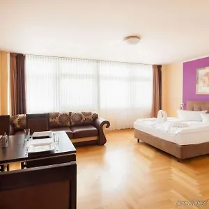 Youth Apartments - Ku'Damm Appartement